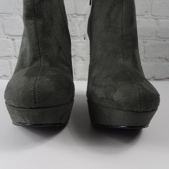 🆕 Michael Antonio Cane Grey Suede Wedge Bootie - Picture 6 of 10